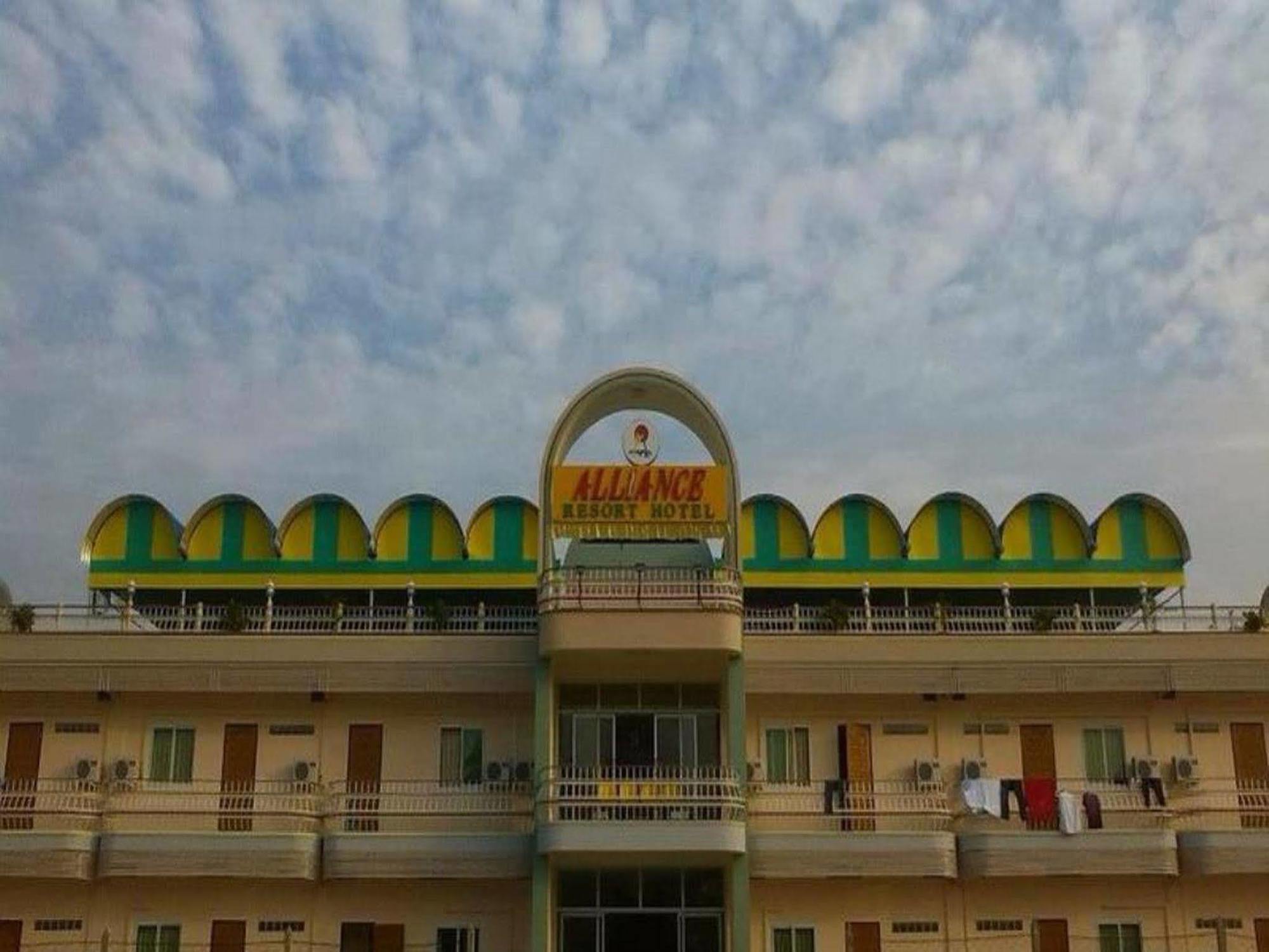 Alliance Resort Hotel Chaung Thar Екстер'єр фото